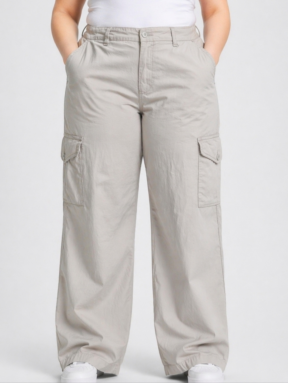 🩶 AE Outfitters Dreamy Drape Cargo Trouser in Light Grey Sz 18